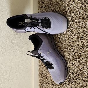 On Cloud CloudUltra shoes Size 9